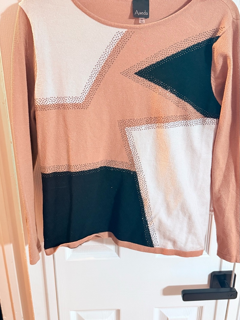 Aaeda Geometric Colorblock Long Sleeve Top - Peach, White, black